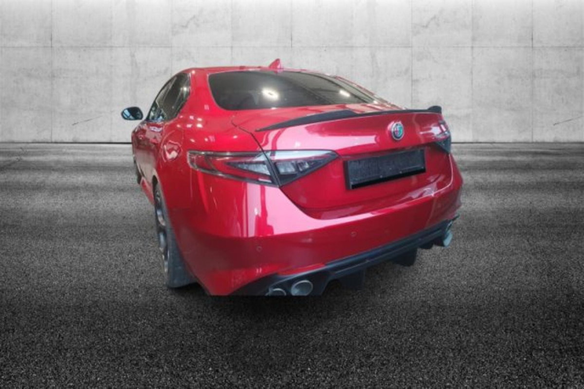 Alfa Romeo Giulia 2.9 T V6 AT8 Quadrifoglio (3)