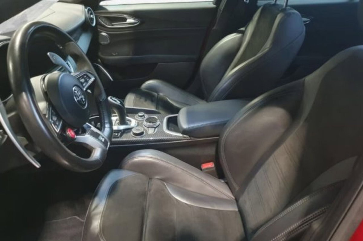 Alfa Romeo Giulia 2.9 T V6 AT8 Quadrifoglio (5)
