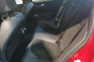 Alfa Romeo Giulia 2.9 T V6 AT8 Quadrifoglio (6)