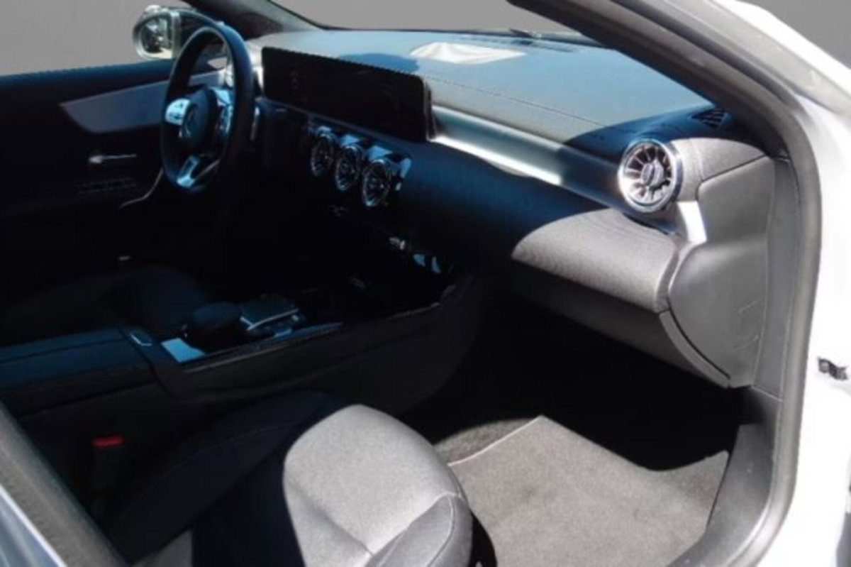 Mercedes-Benz Classe A 250 Automatic 4Matic Premium (4)