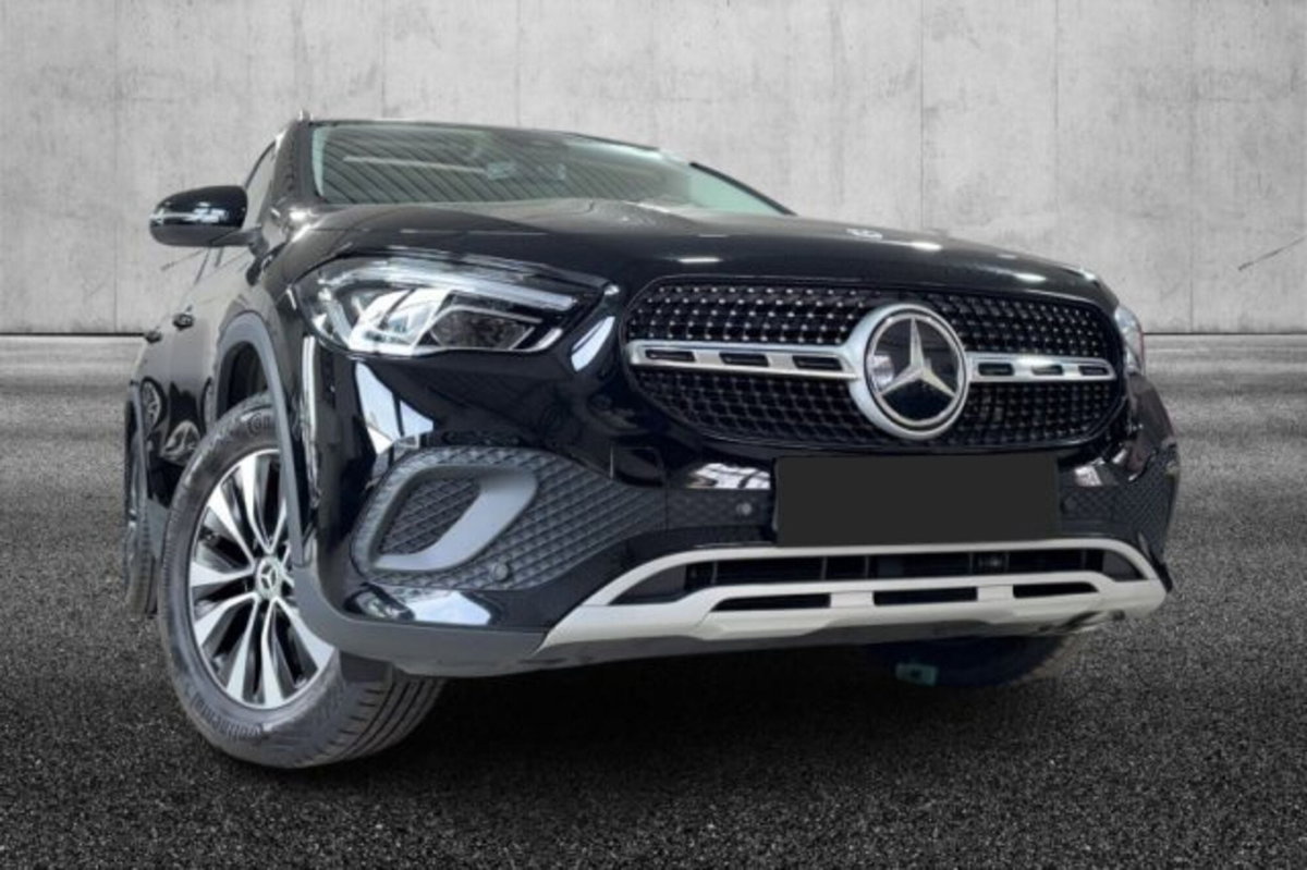 Mercedes-Benz GLA SUV 200 d Automatic Business (2)