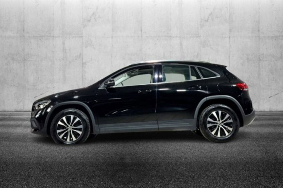 Mercedes-Benz GLA SUV 200 d Automatic Business (3)