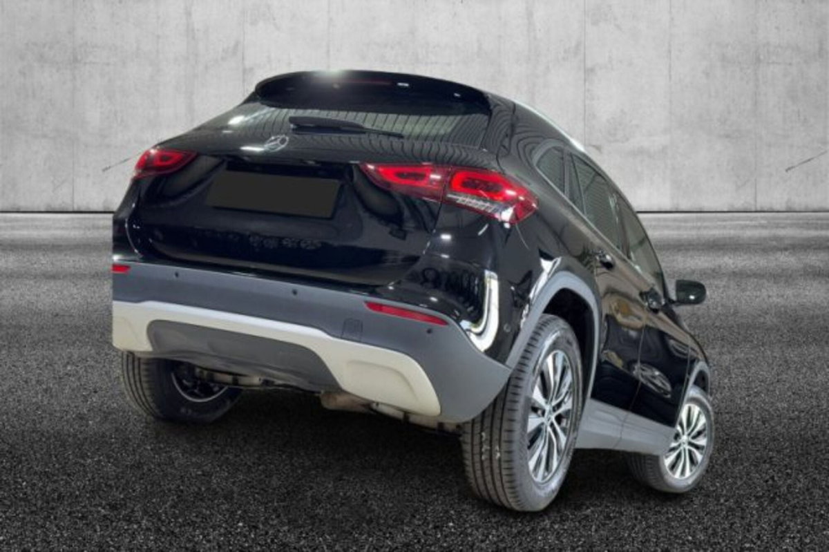 Mercedes-Benz GLA SUV 200 d Automatic Business (6)