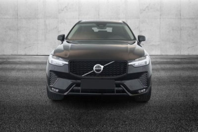 Volvo XC60 B4 (d) AWD automatico Plus Dark (5)