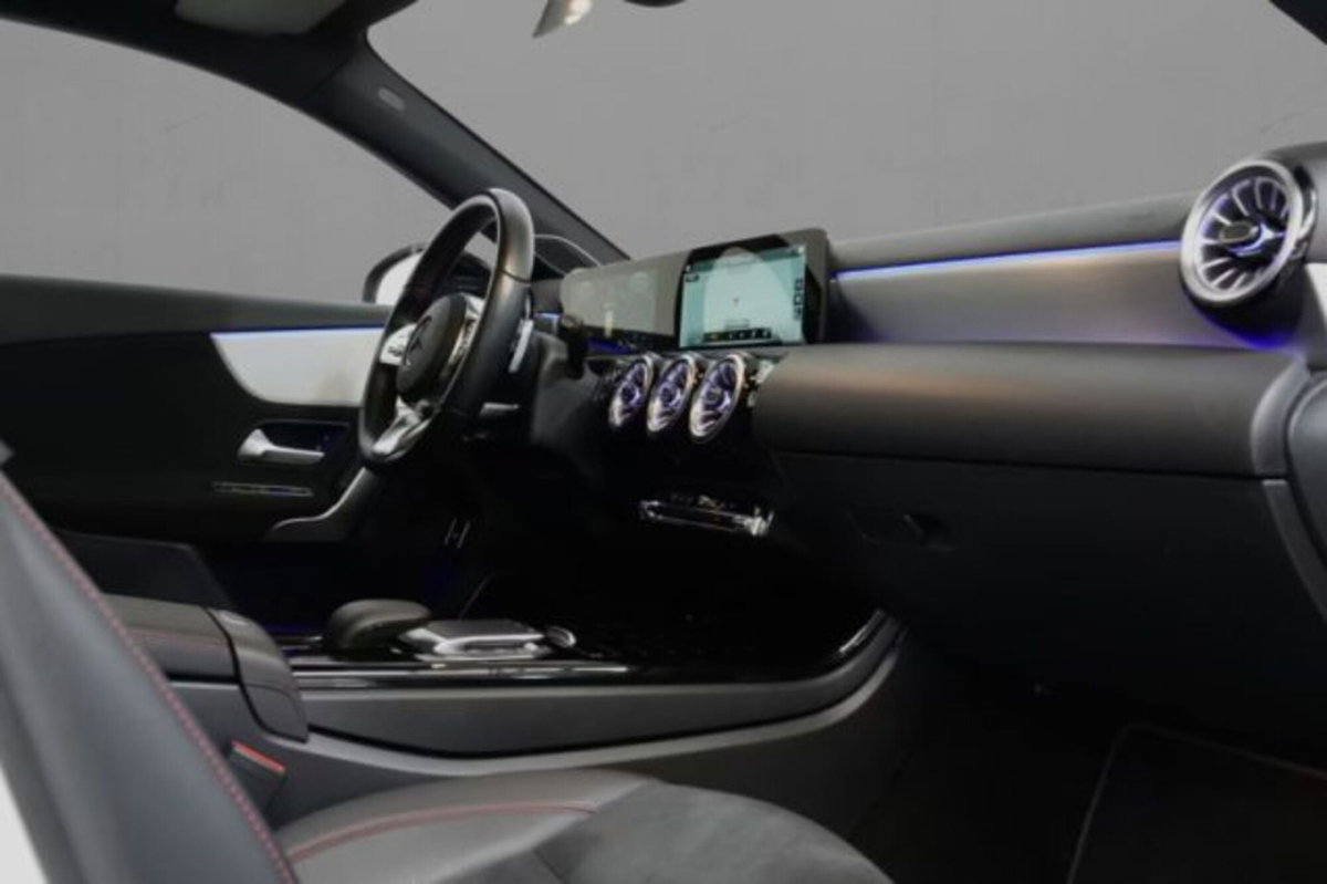 Mercedes-Benz Classe A Sedan 250 AMG Line Premium Plus 4matic auto (6)