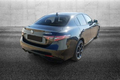 Alfa Romeo Giulia 2.0 Turbo 280 CV AT8 AWD Q4 Veloce (2)