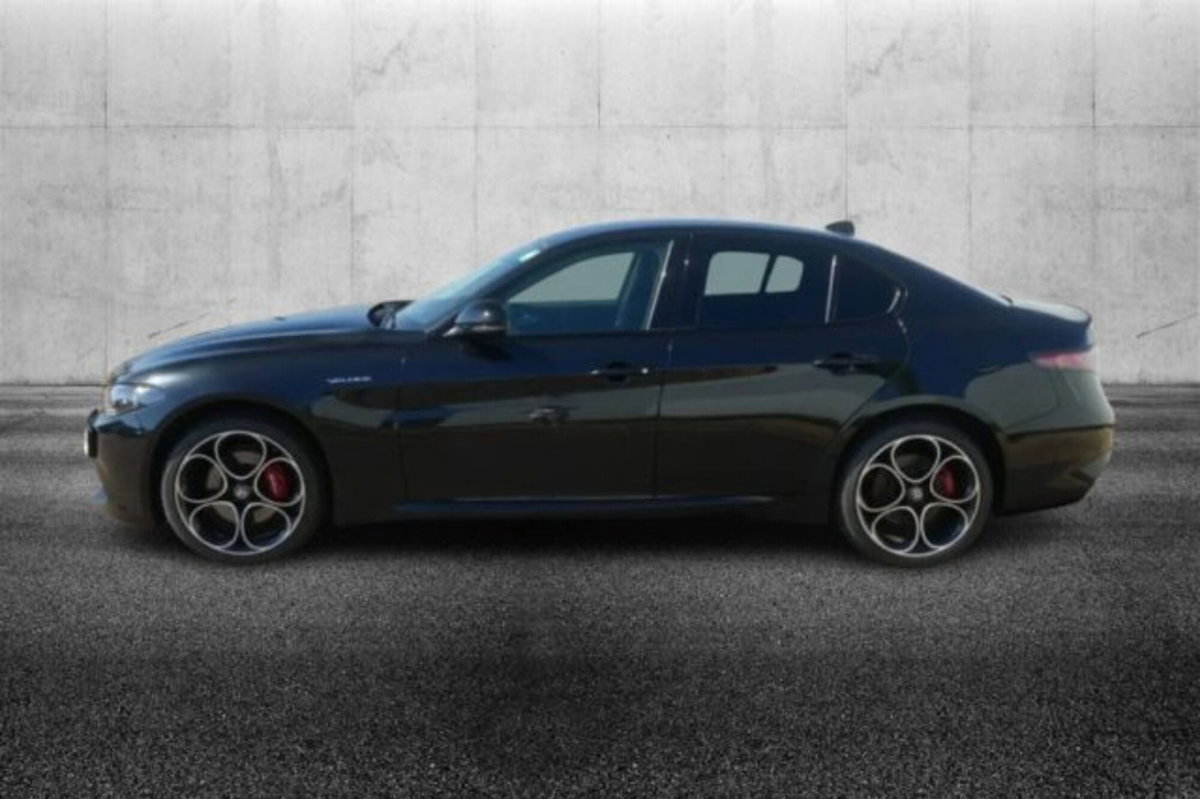 Alfa Romeo Giulia 2.0 Turbo 280 CV AT8 AWD Q4 Veloce (4)