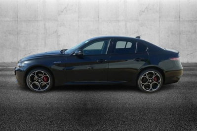 Alfa Romeo Giulia 2.0 Turbo 280 CV AT8 AWD Q4 Veloce (4)