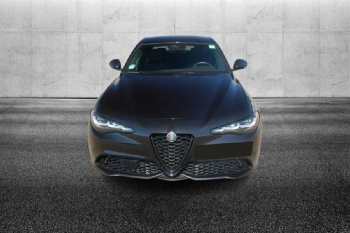 Alfa Romeo Giulia 2.0 Turbo 280 CV AT8 AWD Q4 Veloce (5)