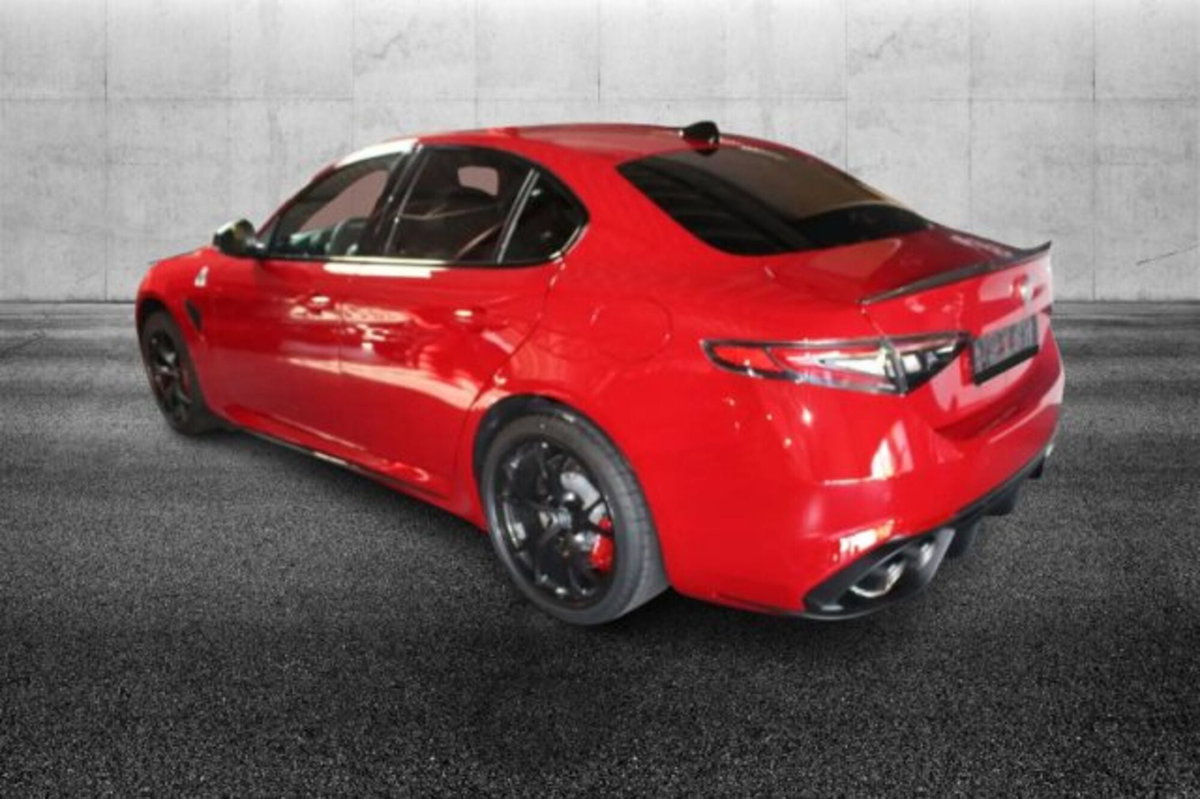 Alfa Romeo Giulia 2.9 T V6 AT8 Quadrifoglio (3)