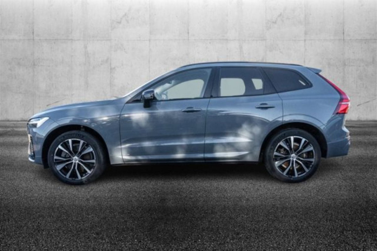Volvo XC60 B4 automatico Plus Dark (3)