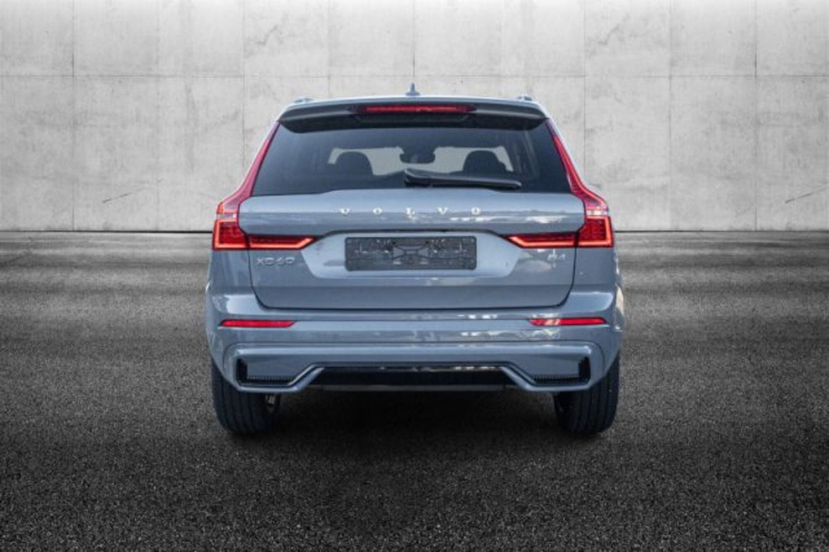 Volvo XC60 B4 automatico Plus Dark (5)
