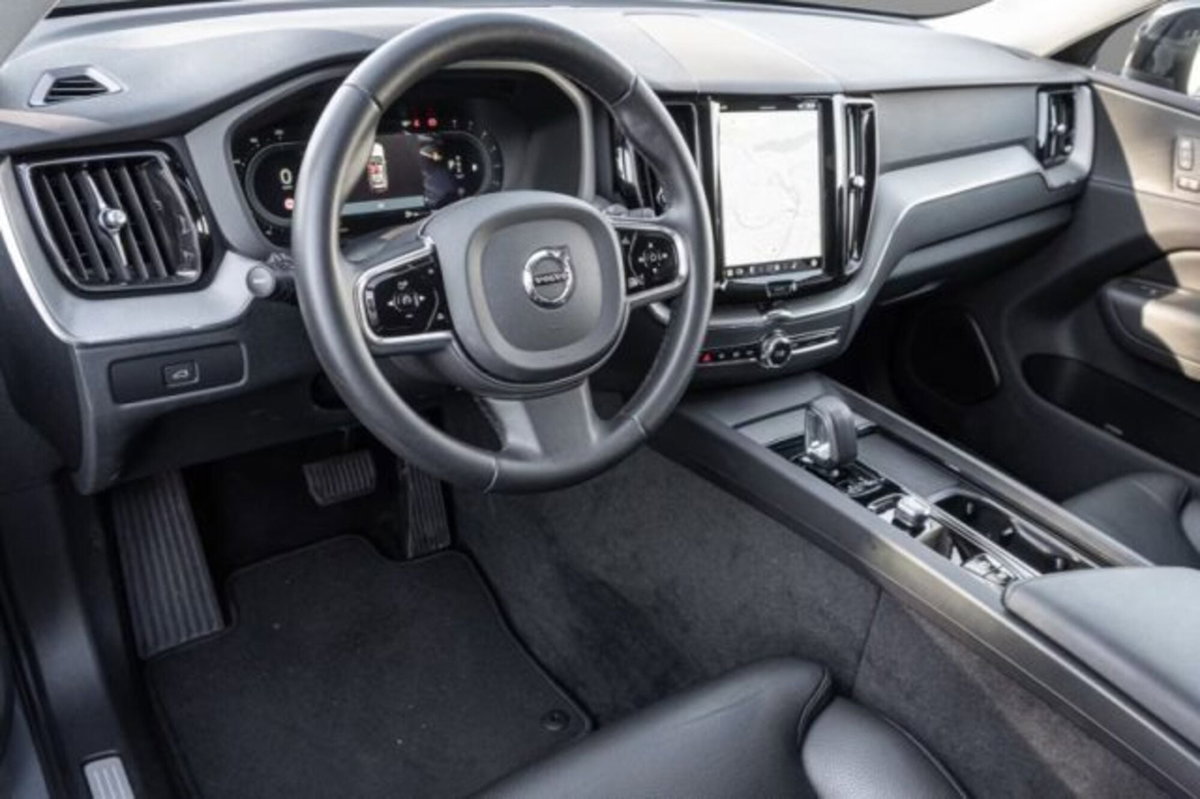 Volvo XC60 B4 automatico Plus Dark (6)