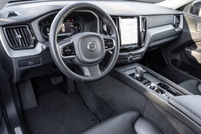 Volvo XC60 B4 automatico Plus Dark (6)