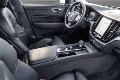 Volvo XC60 B4 automatico Plus Dark (7)