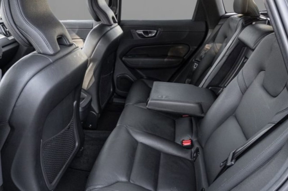 Volvo XC60 B4 automatico Plus Dark (8)