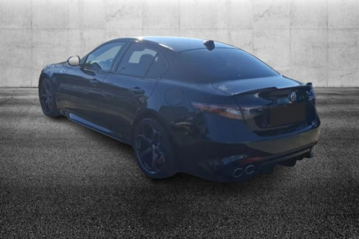 Alfa Romeo Giulia 2.9 T V6 AT8 Quadrifoglio (4)