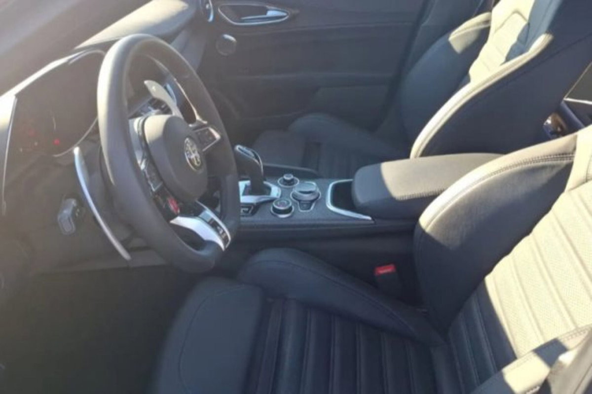 Alfa Romeo Giulia 2.9 T V6 AT8 Quadrifoglio (7)
