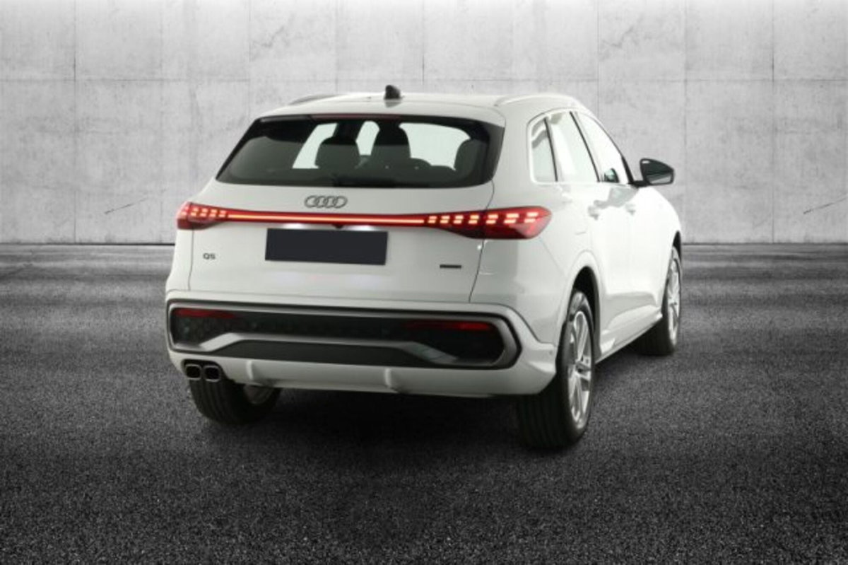 Audi Q5 40 2.0 tdi mhev 12V S line quattro s-tronic (3)