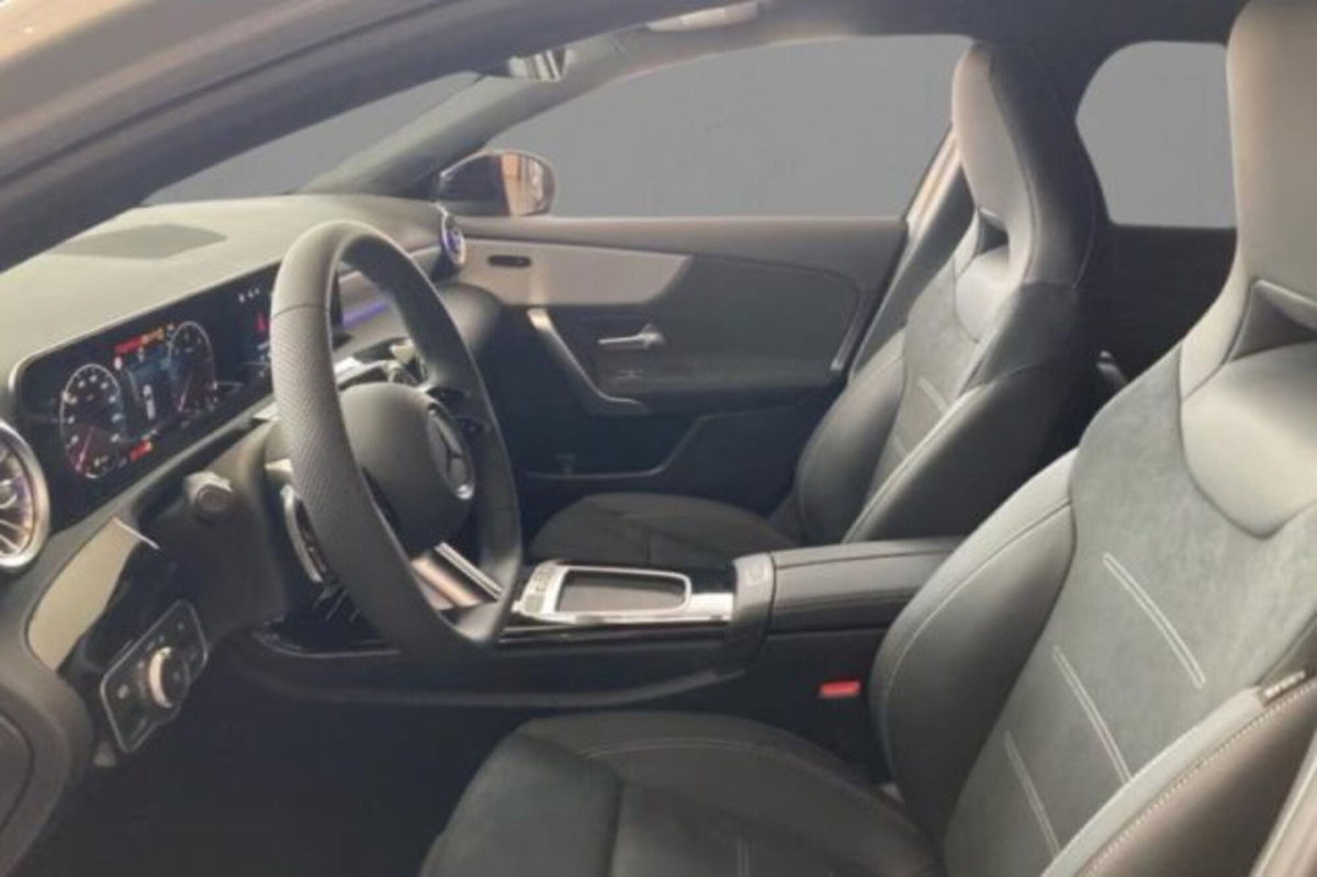 Mercedes-Benz Classe A 200 d AMG Line Premium Plus auto (6)