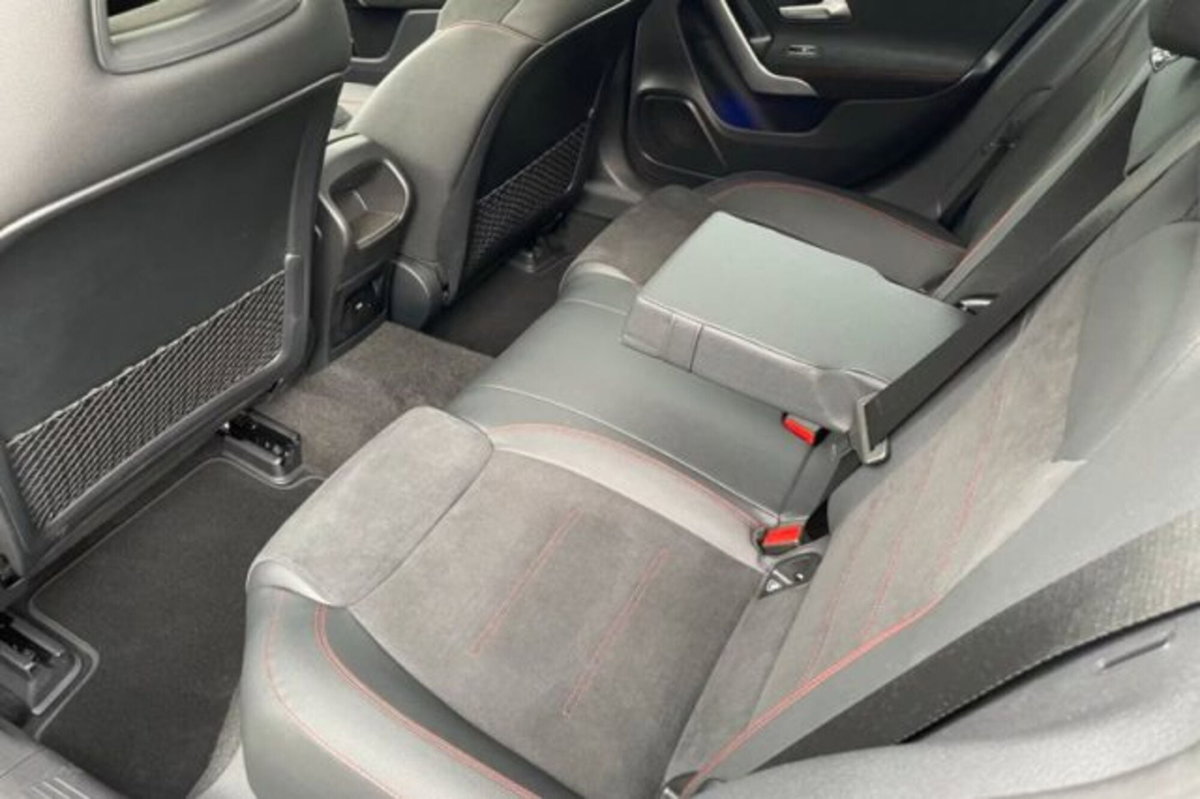 Mercedes-Benz Classe A 200 d AMG Line Premium Plus auto (6)