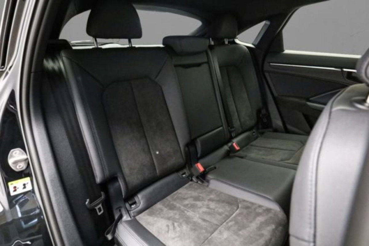 Audi RS Q3 Sportback 2.5 quattro s-tronic (8)