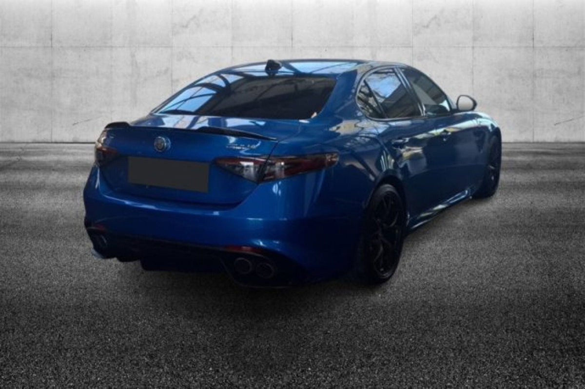 Alfa Romeo Giulia 2.9 T V6 AT8 Quadrifoglio (3)