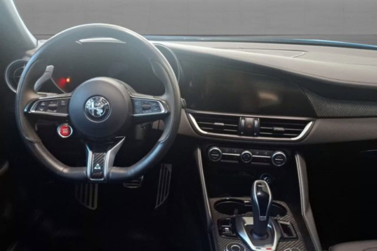 Alfa Romeo Giulia 2.9 T V6 AT8 Quadrifoglio (6)
