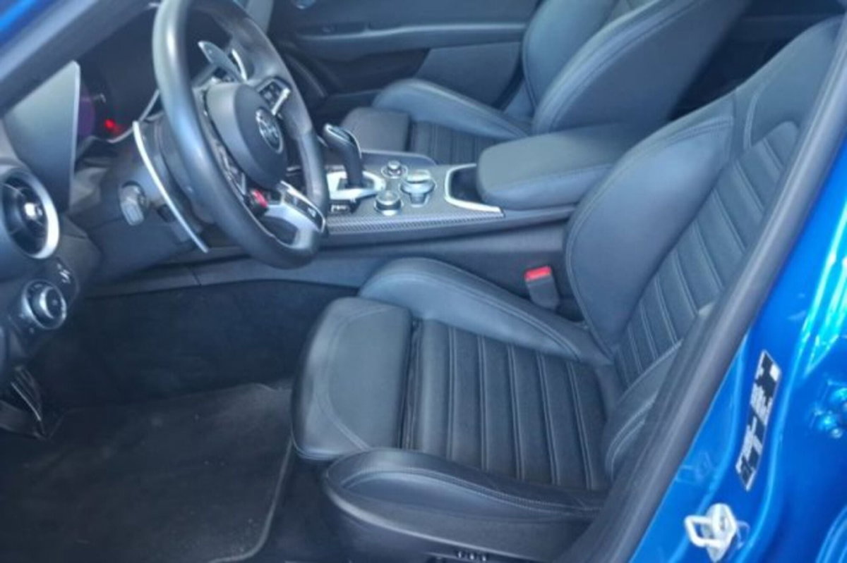 Alfa Romeo Giulia 2.9 T V6 AT8 Quadrifoglio (7)