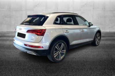 Audi Q5 50 TFSI e quattro S tronic Business Design (2)