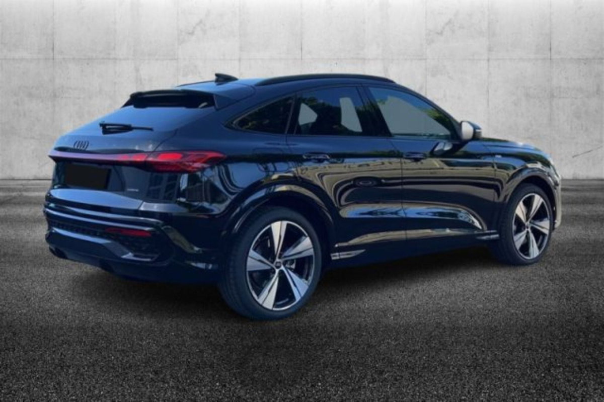 Audi Q5 Sportback 2.0 tdi mhev+ S line quattro 204cv s-tronic (3)