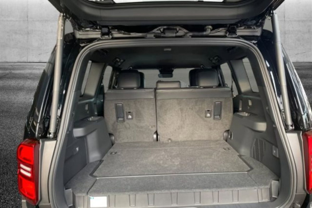 Toyota Land Cruiser 2.8 d-4d Lounge awd auto (8)