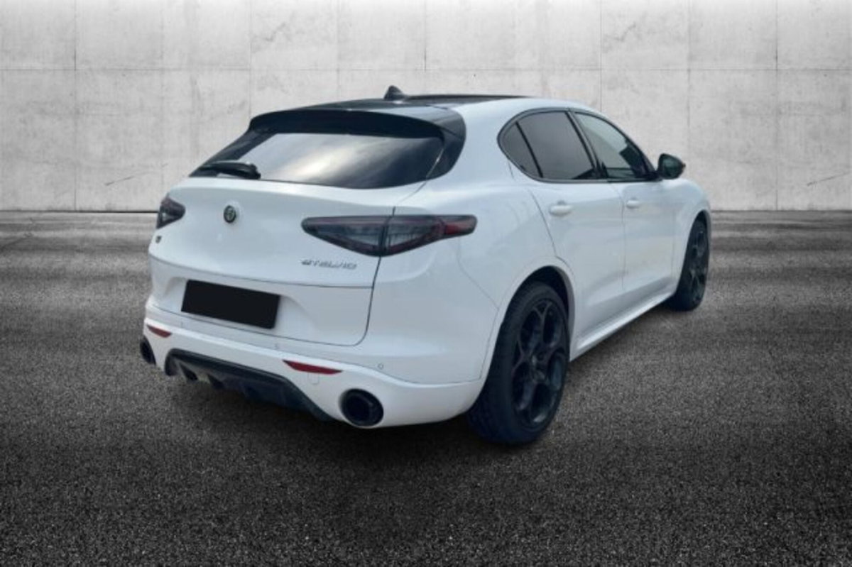 Alfa Romeo Stelvio 2.2 t Tributo Italiano Q4 210cv auto (2)