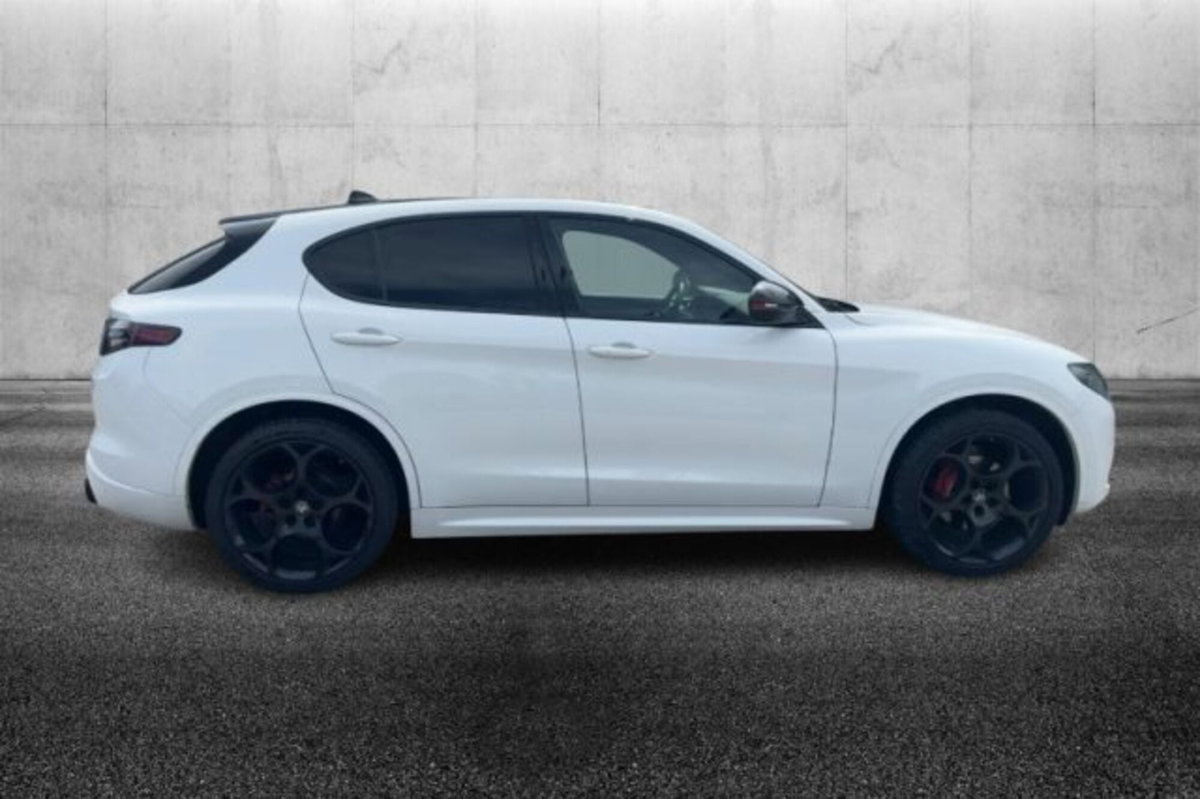Alfa Romeo Stelvio 2.2 t Tributo Italiano Q4 210cv auto (3)