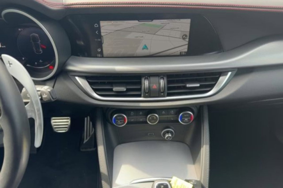 Alfa Romeo Stelvio 2.2 t Tributo Italiano Q4 210cv auto (6)
