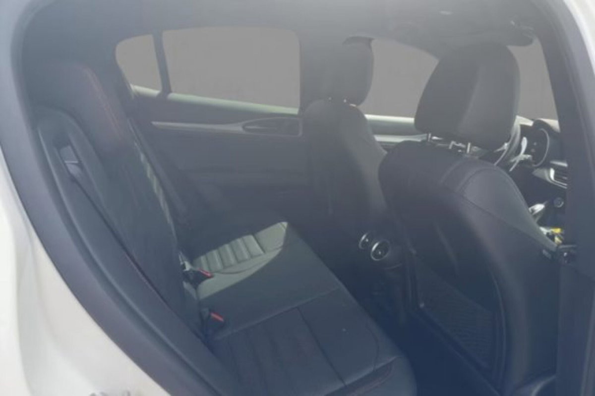 Alfa Romeo Stelvio 2.2 t Tributo Italiano Q4 210cv auto (8)