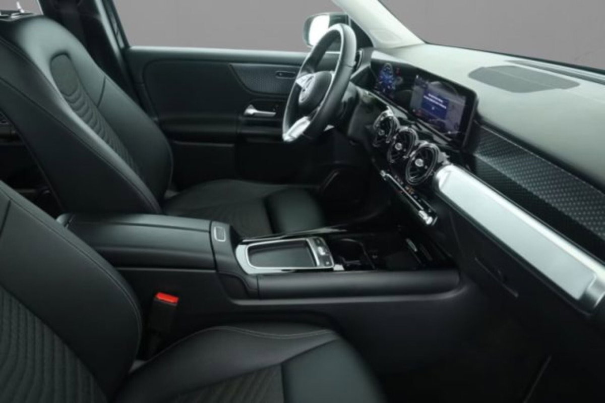 Mercedes-Benz GLB 180 d Progressive Advanced Plus auto (7)