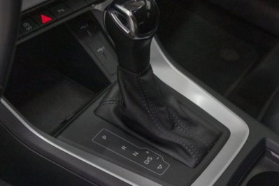 Audi Q3 40 TDI quattro S tronic Business (8)