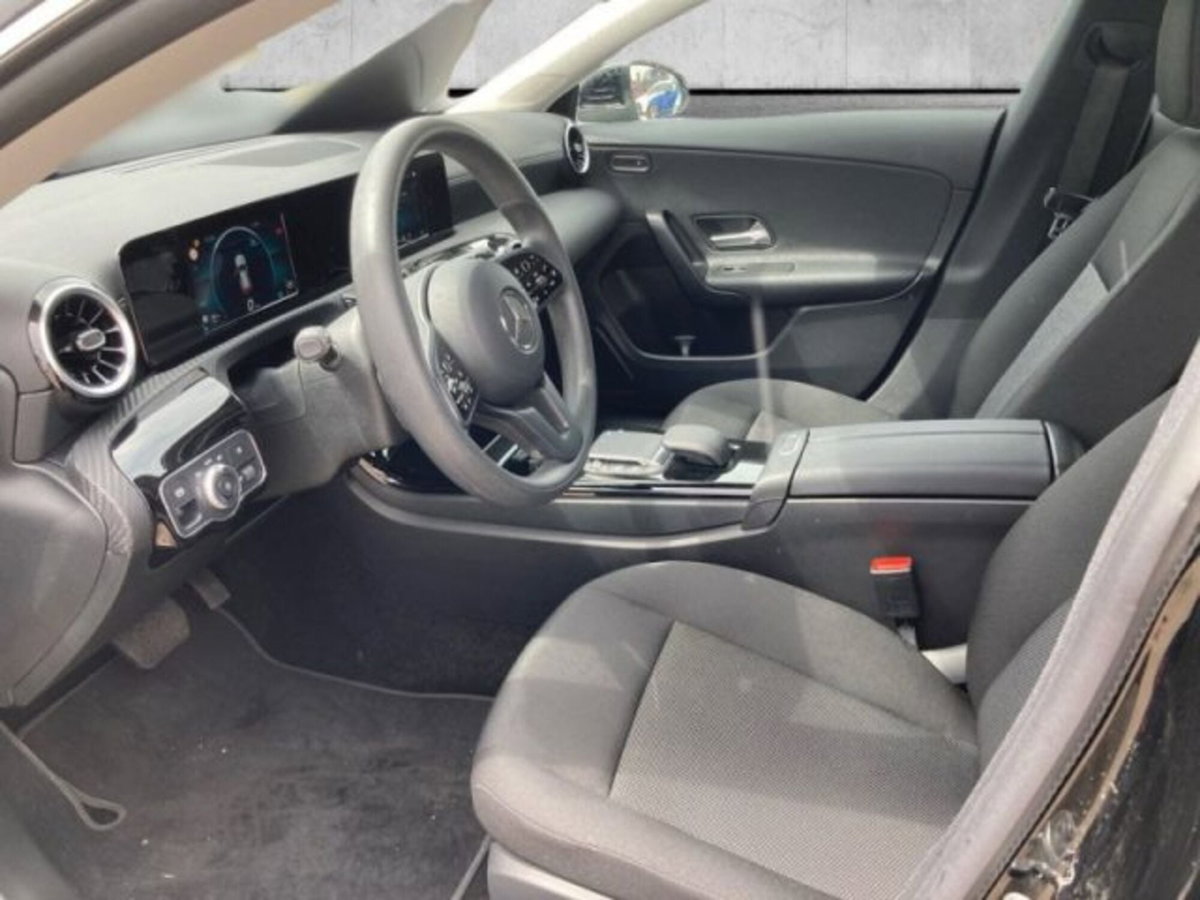 Mercedes-Benz CLA Shooting Brake 200 d Automatic Shooting Brake Business (5)