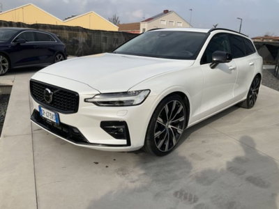 Volvo V60 B4 automatico Plus Dark (3)