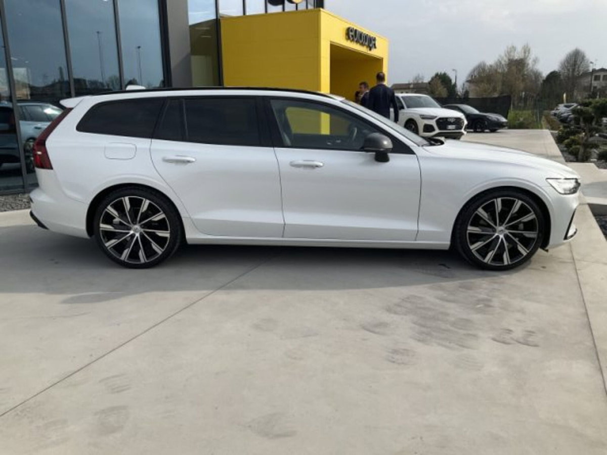Volvo V60 B4 automatico Plus Dark (5)