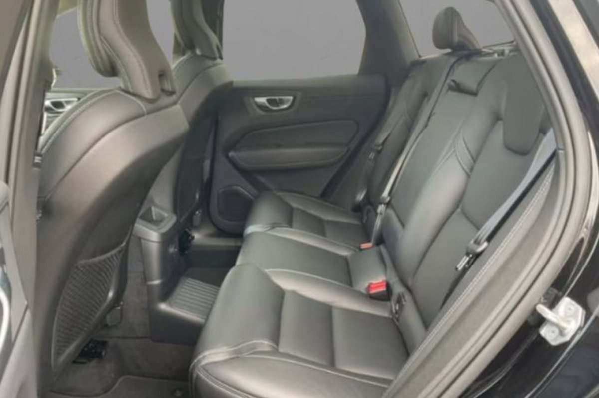 Volvo XC60 T6 Recharge AWD Plug-in Hybrid automatico Plus Bright (8)