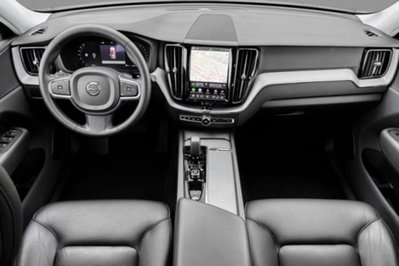 Volvo XC60 B4 automatico Core (3)