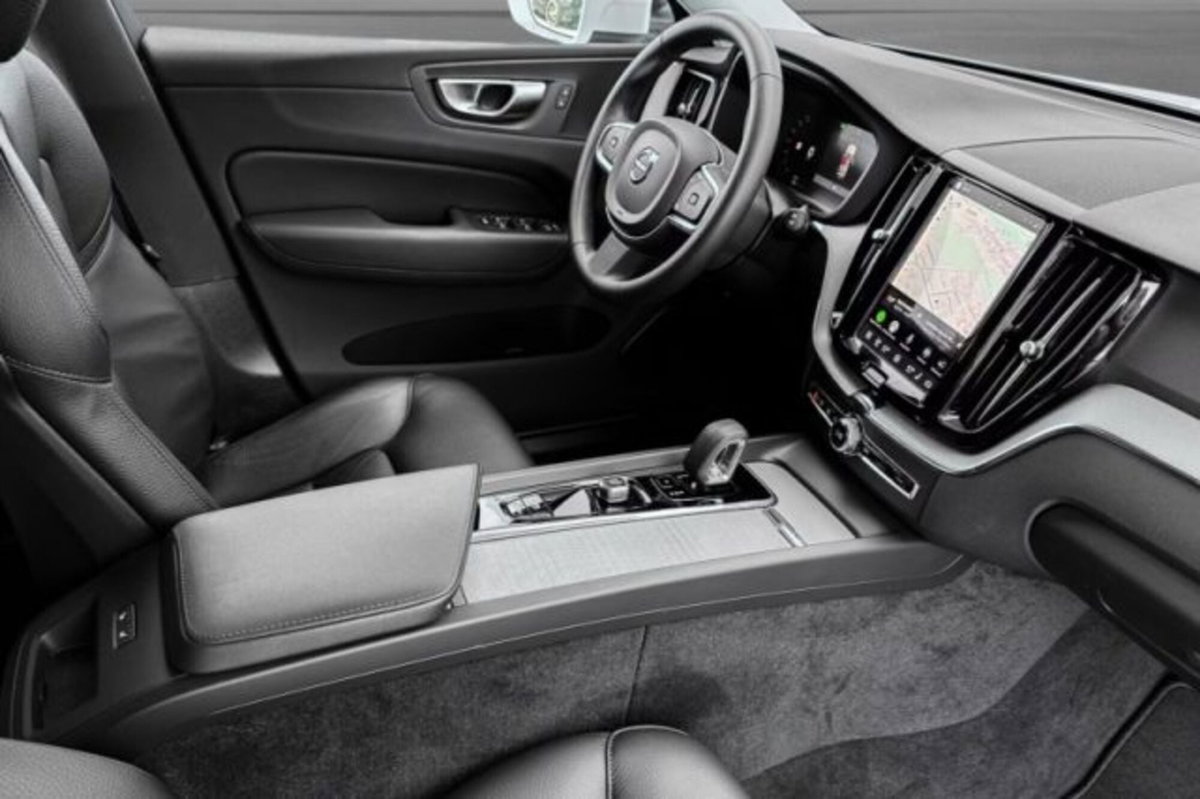 Volvo XC60 B4 automatico Core (4)
