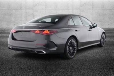 Mercedes-Benz Classe E 300 BlueEFFICIENCY 4Matic Avantg. AMG (2)