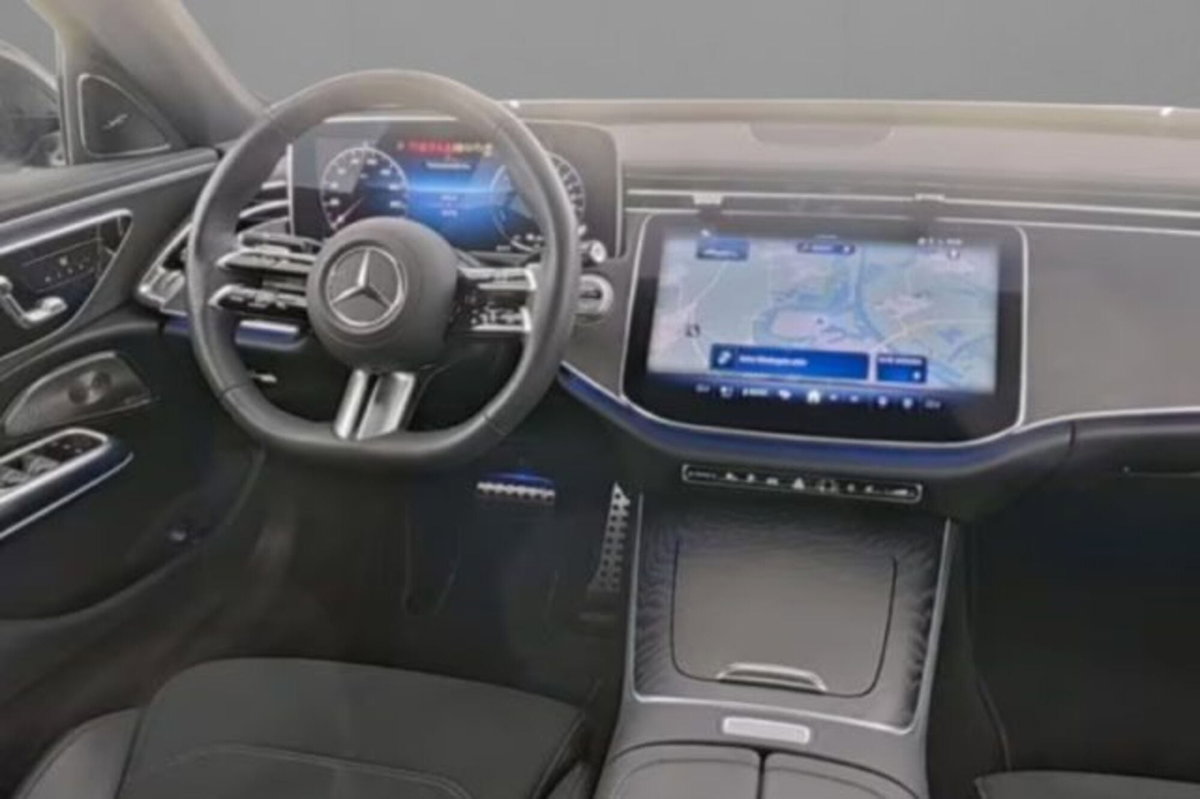 Mercedes-Benz Classe E 300 BlueEFFICIENCY 4Matic Avantg. AMG (5)