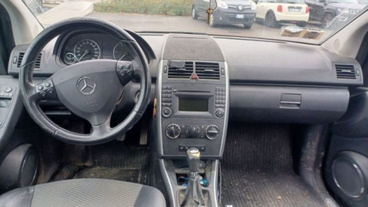 Mercedes-Benz Classe A 160 CDI Avantgarde (5)