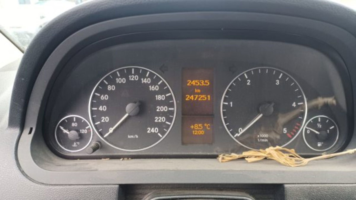 Mercedes-Benz Classe A 160 CDI Avantgarde (6)