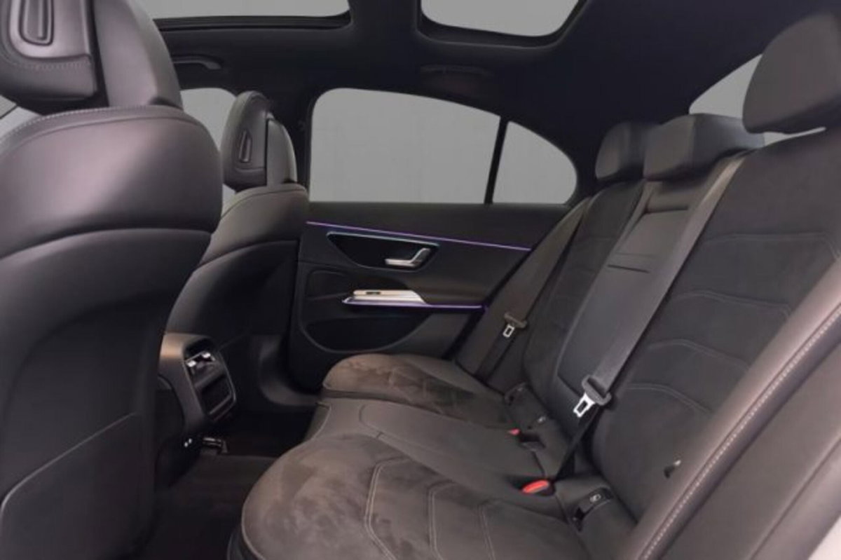 Mercedes-Benz Classe E 300 BlueEFFICIENCY 4Matic Avantg. AMG (7)