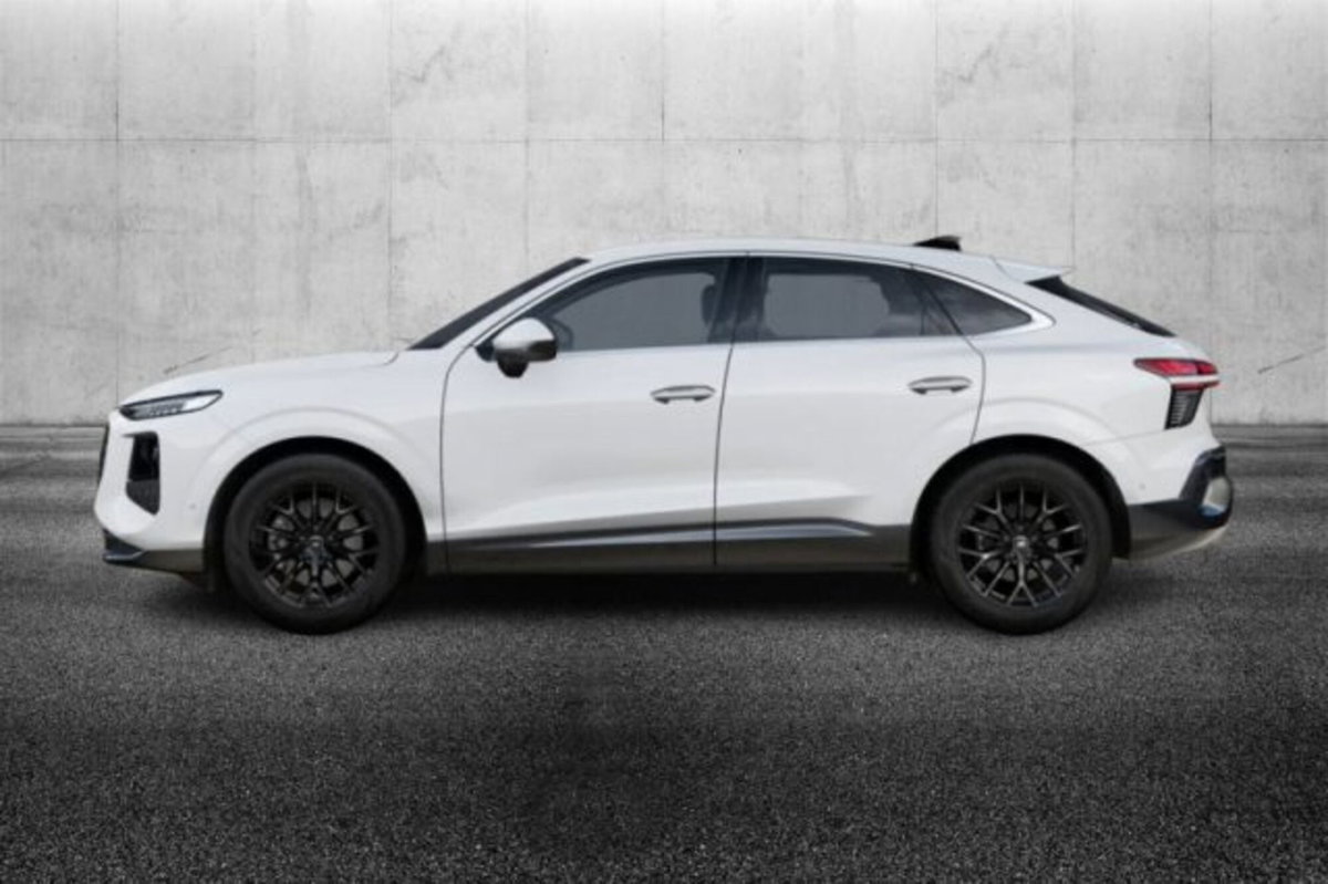 Audi Q3 Sportback 2.0 tfsi S line edition quattro 204cv s-tronic (3)